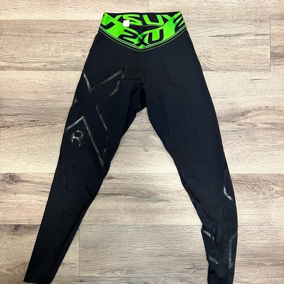 Women’s 2XU compression leggings - Picture 1 of 2